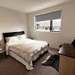 New Town House Room In Green Lane